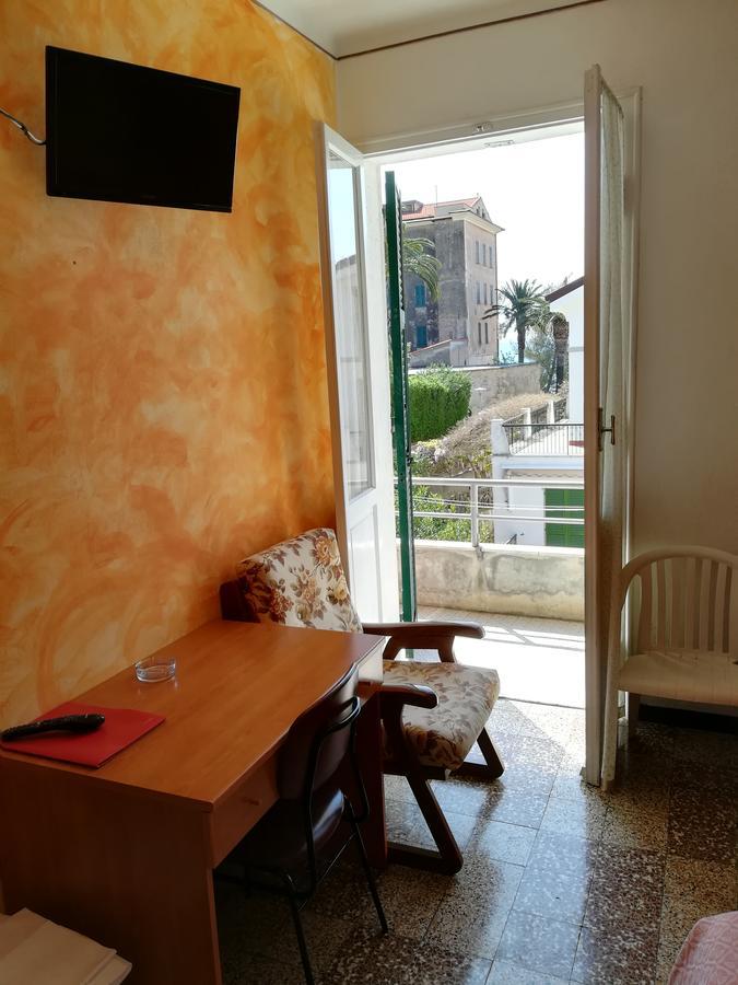 Albergo Calcagno Borgio Verezzi Esterno foto